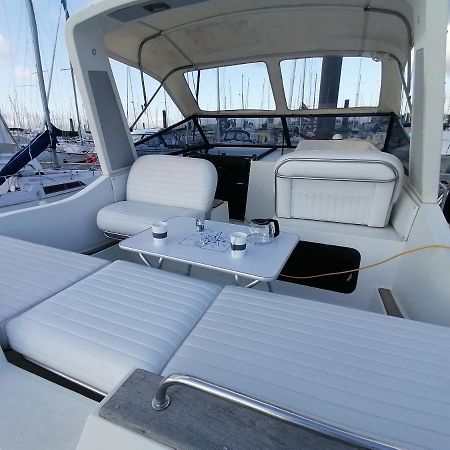 Sejour Insolite Sur Un Yacht. Bateau Hotel A Quai. La Rochelle  Exteriör bild