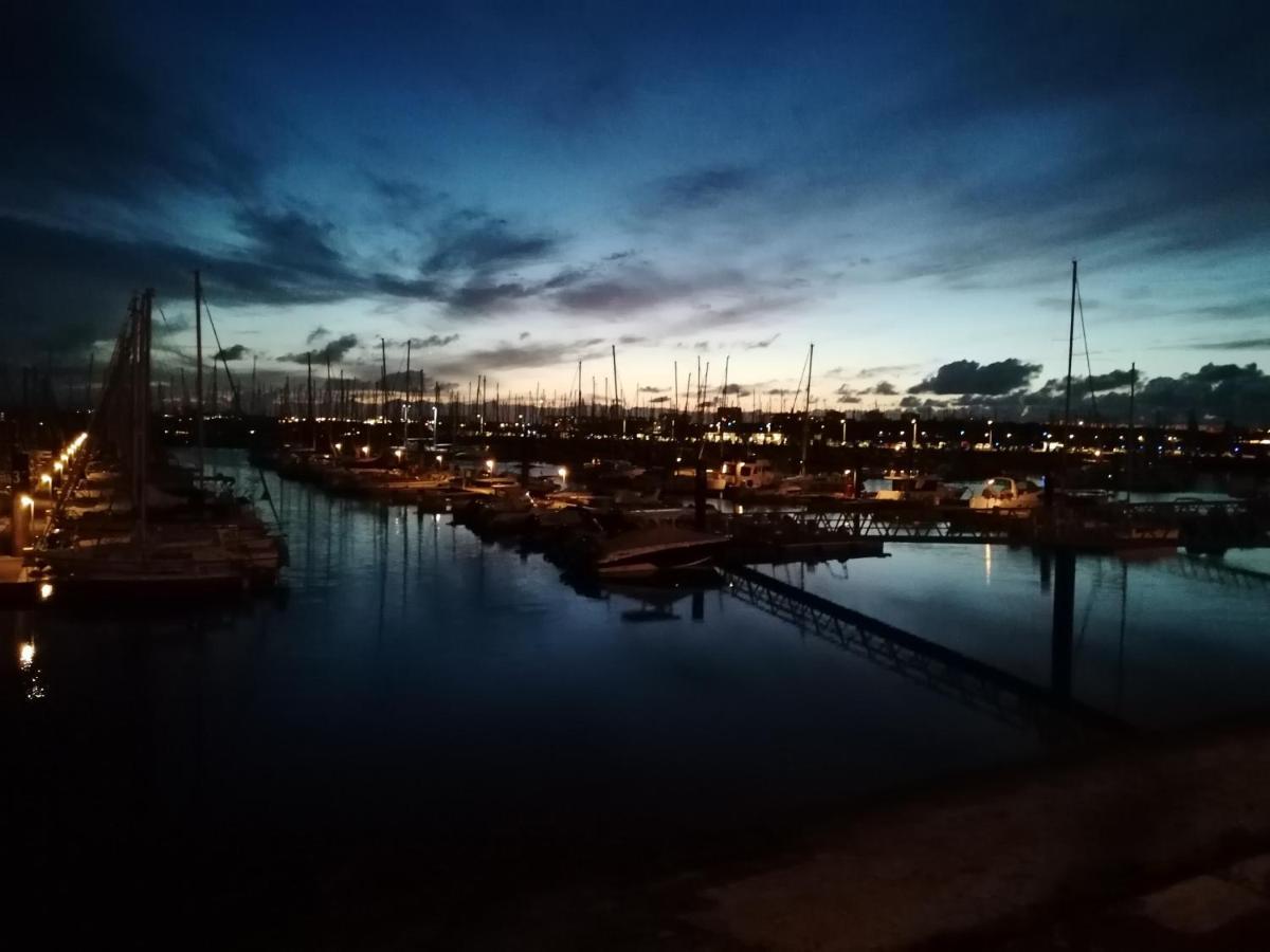 Sejour Insolite Sur Un Yacht. Bateau Hotel A Quai. La Rochelle  Exteriör bild